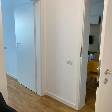 Strada Smaranda Braescu Apartment *